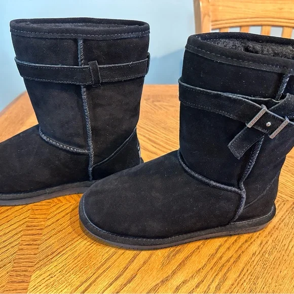 Bear paw Black Suede Boots with Buckle - Picture 2 of 6